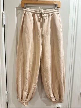 LIT Active Relaxed Drawstring Joggers/Balloon Cream Sz. L
Grunge Activewear